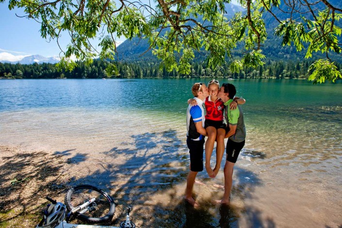 Badespaß am Hintersee in Ramsau