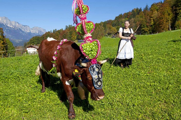 Sennerin beim Almabtrieb in Berchtesgaden
